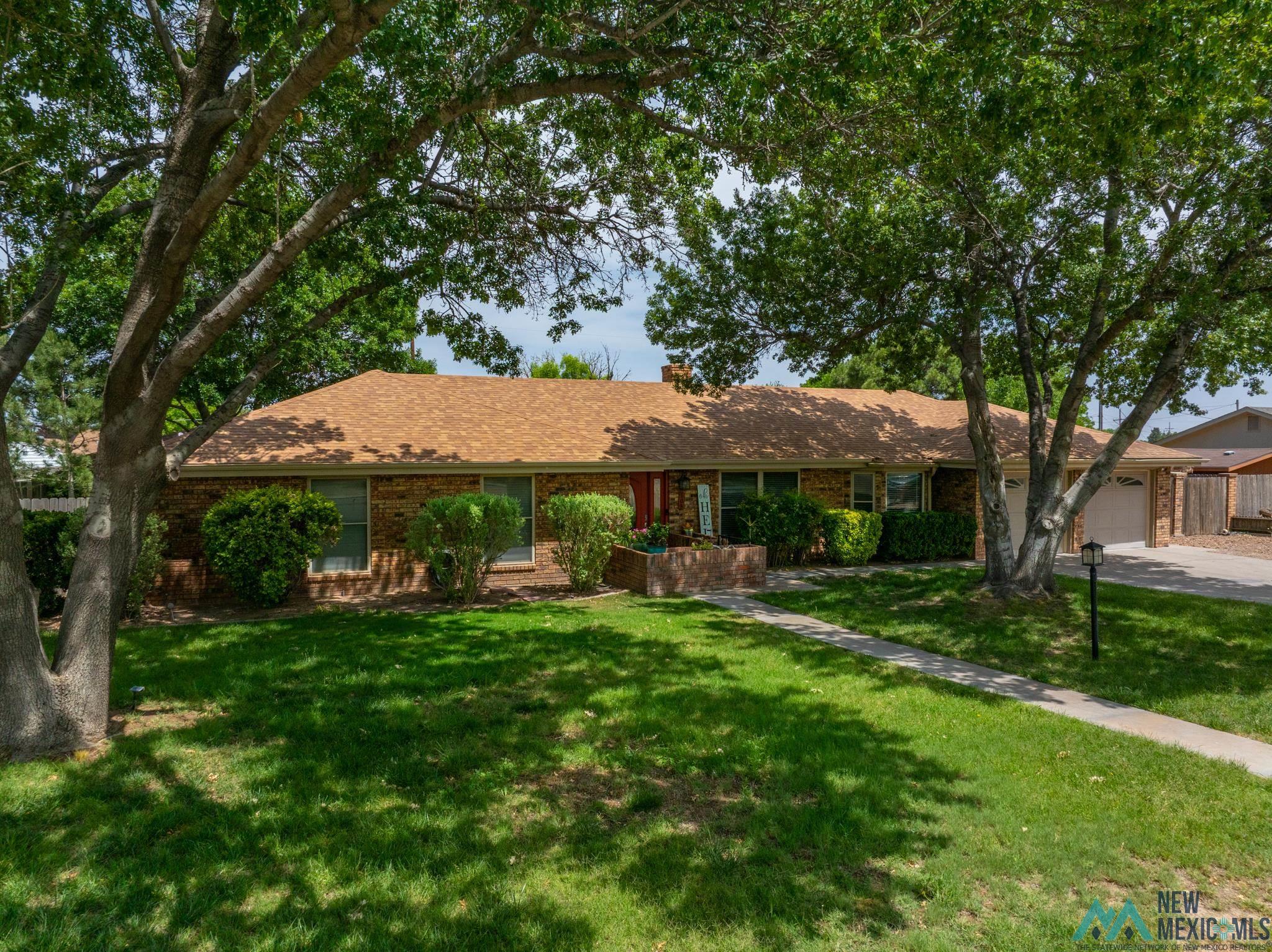 103 Three Cross Drive, Roswell, Texas image 3