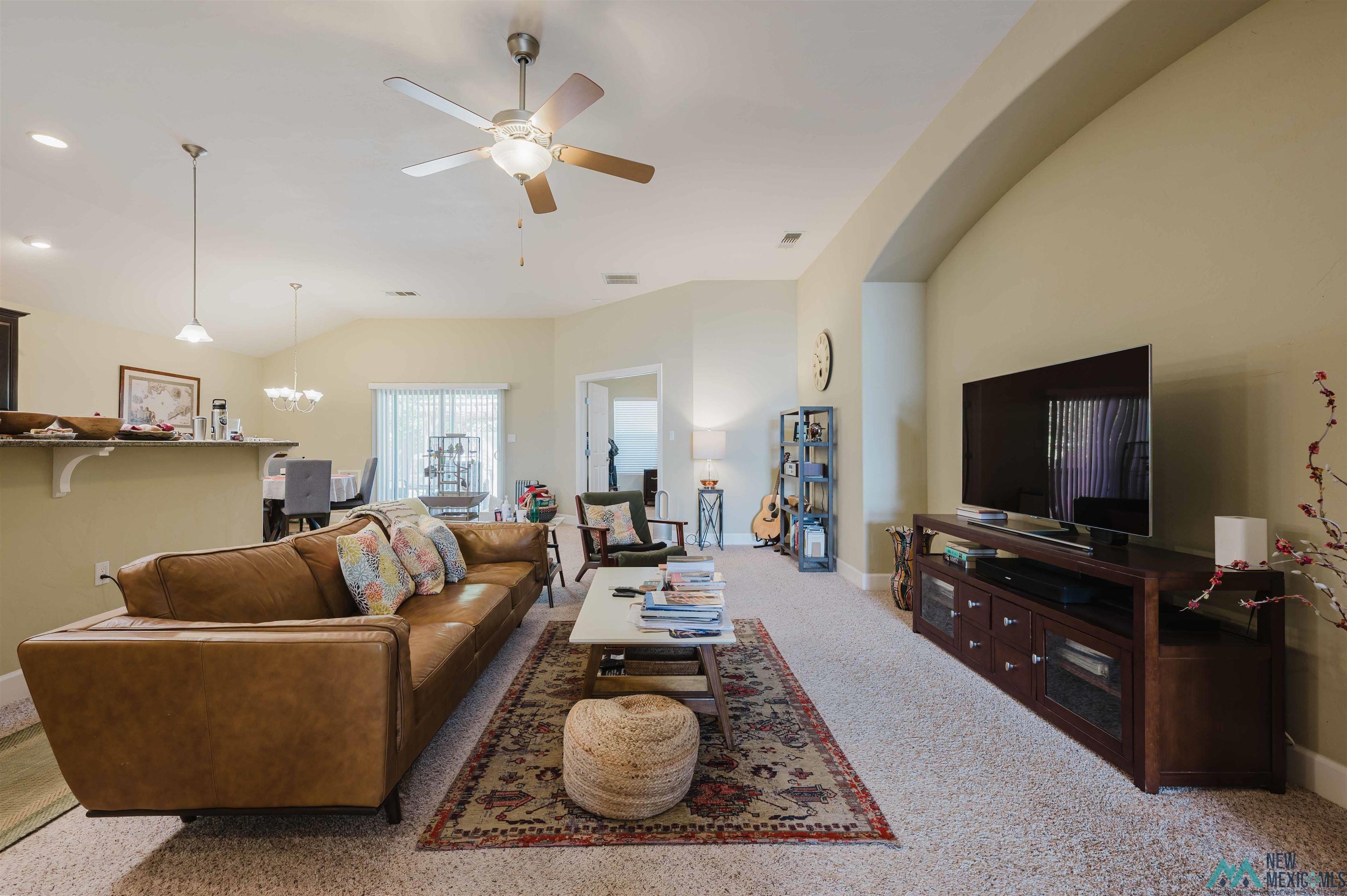 34 Holly Loop, Roswell, Texas image 9
