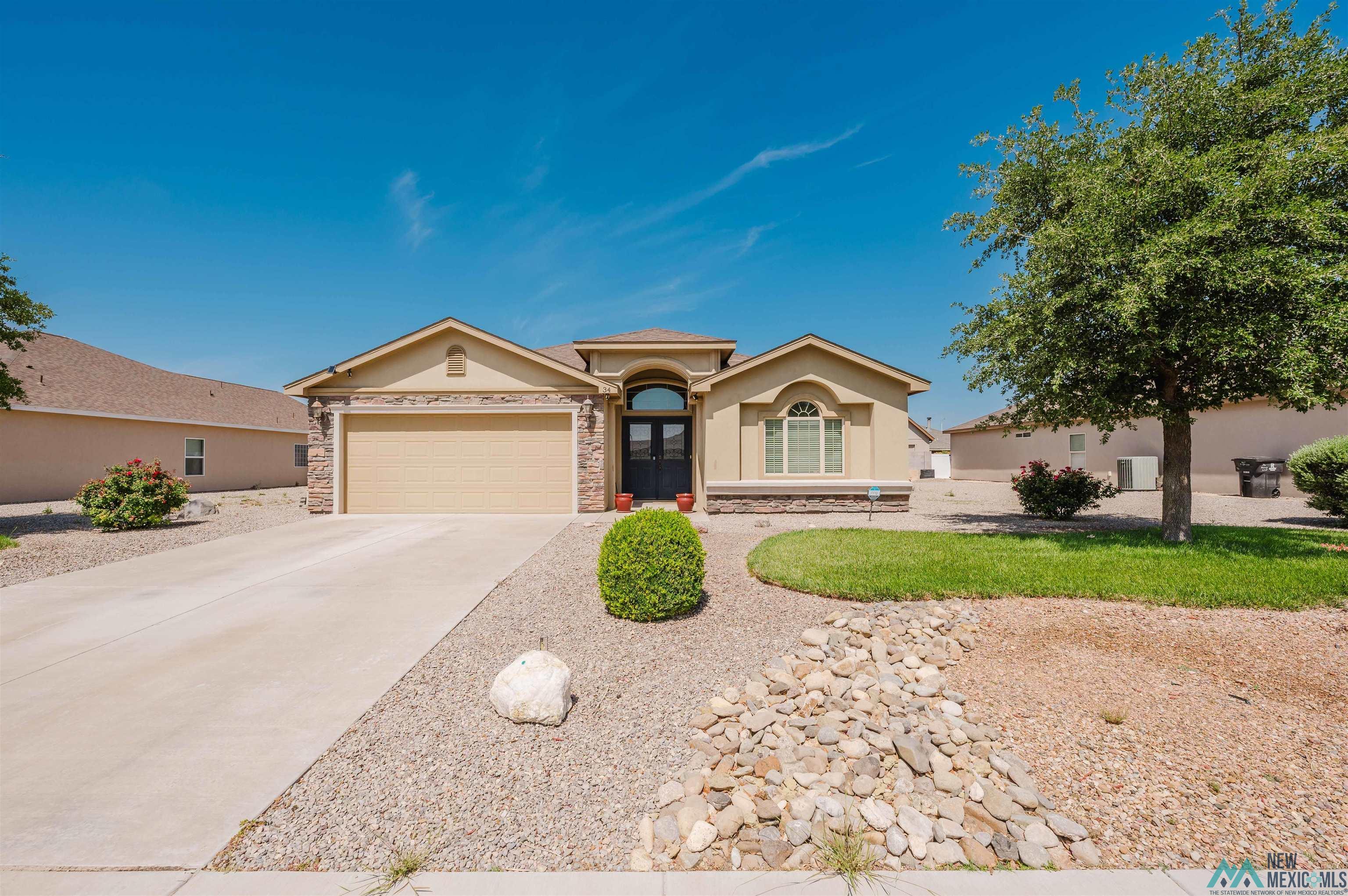 34 Holly Loop, Roswell, Texas image 1