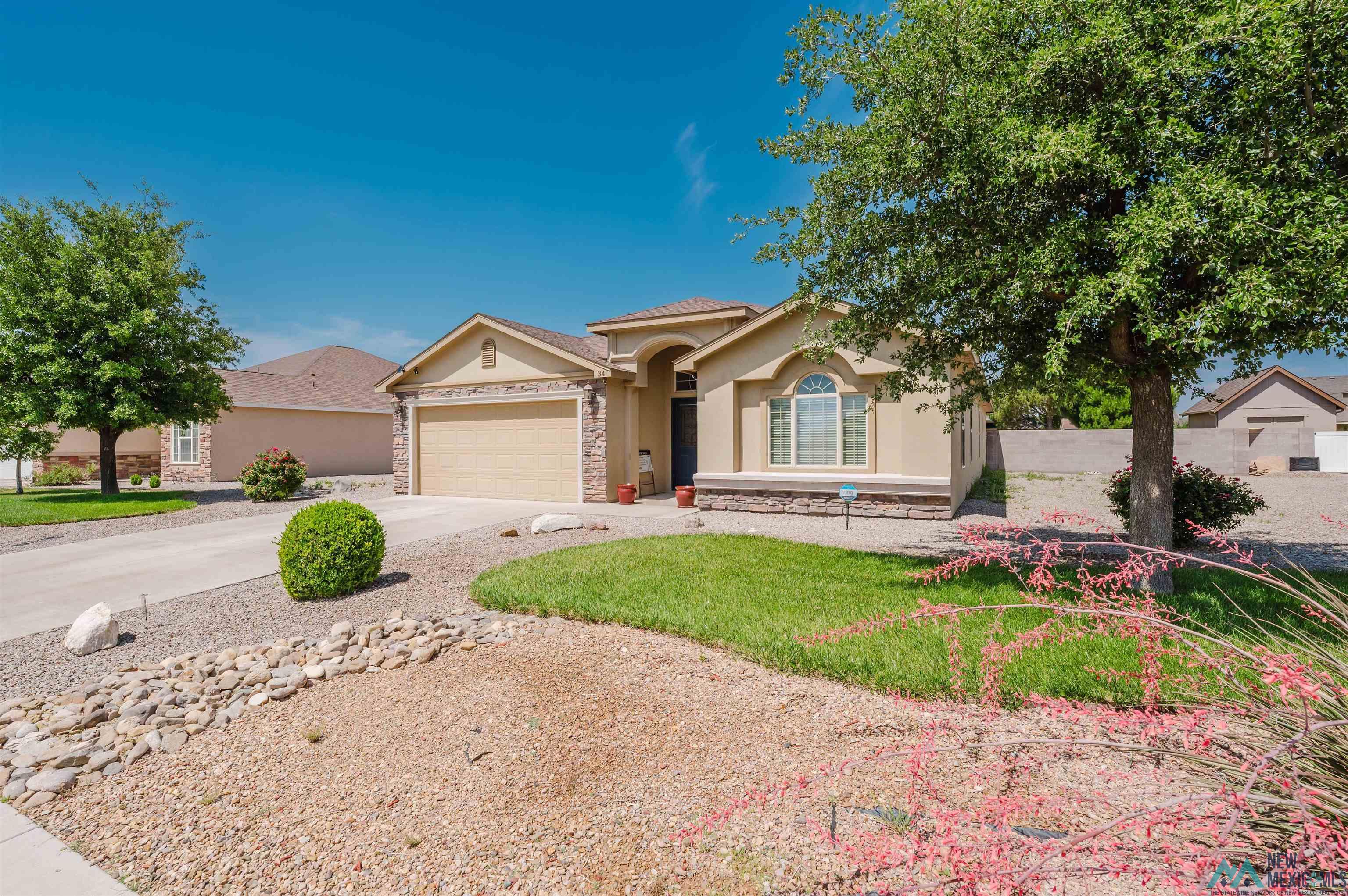 34 Holly Loop, Roswell, Texas image 2