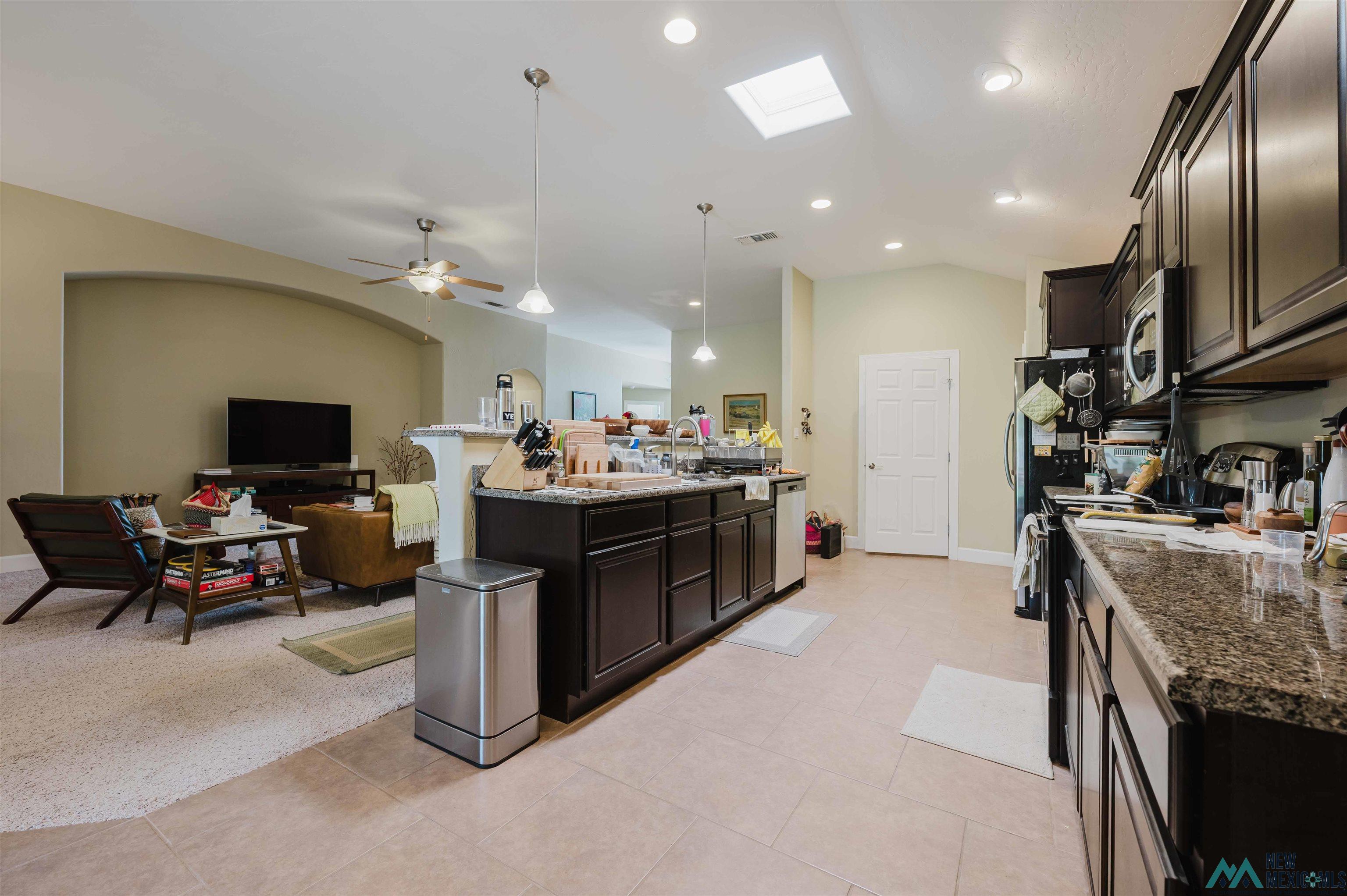 34 Holly Loop, Roswell, Texas image 8