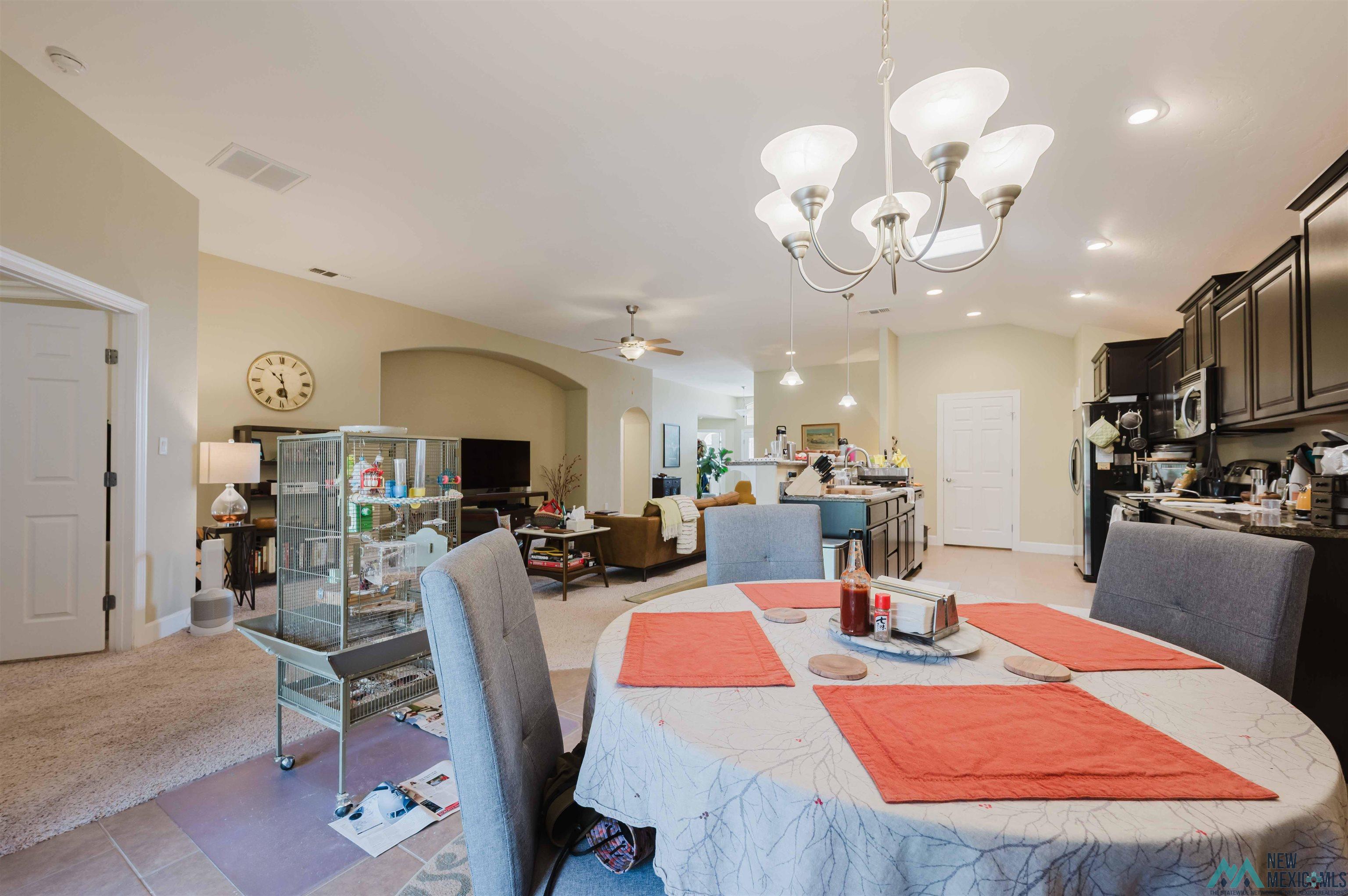 34 Holly Loop, Roswell, Texas image 13