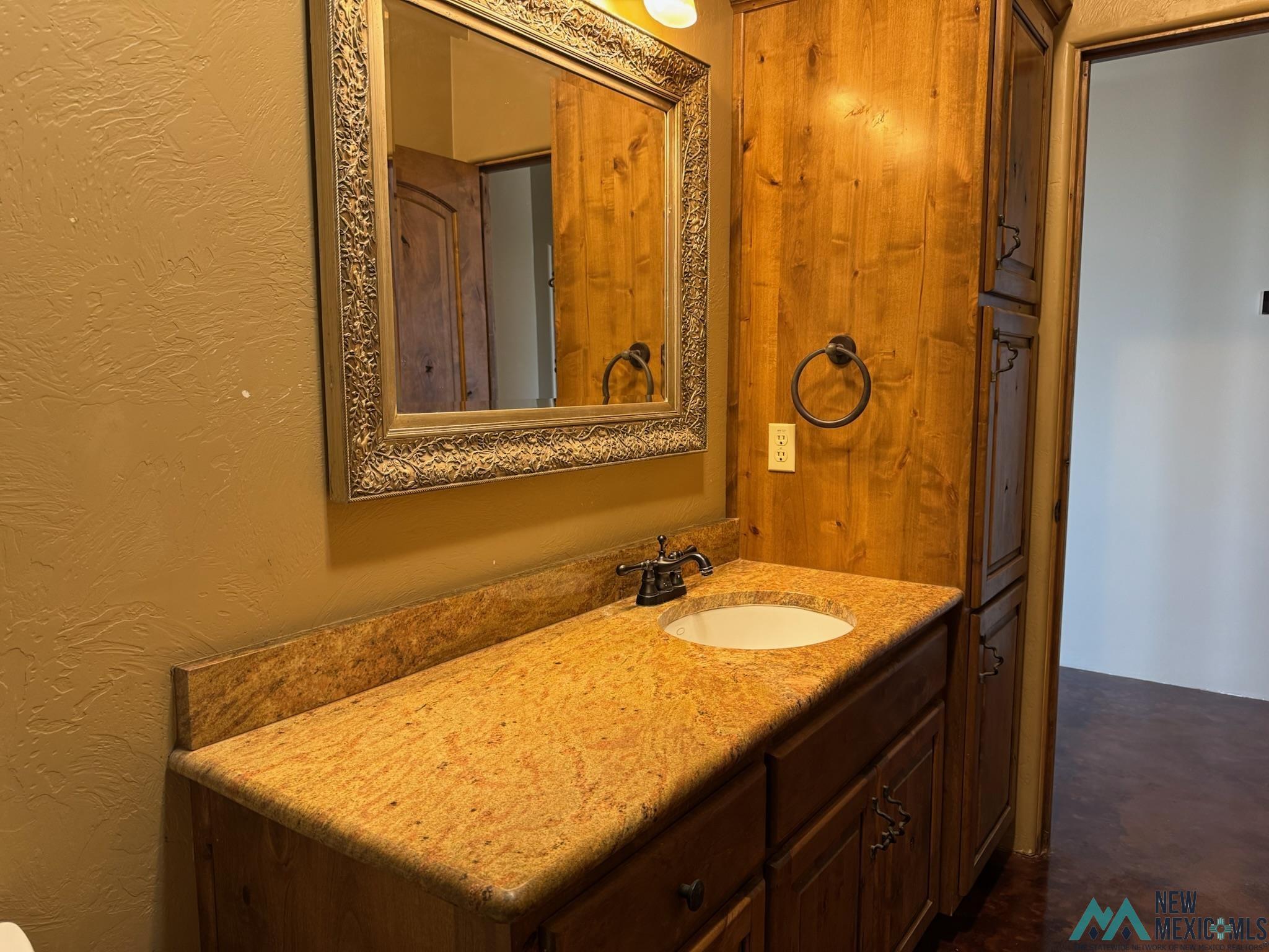 5015 Thunderbird Road, Roswell, New Mexico image 8