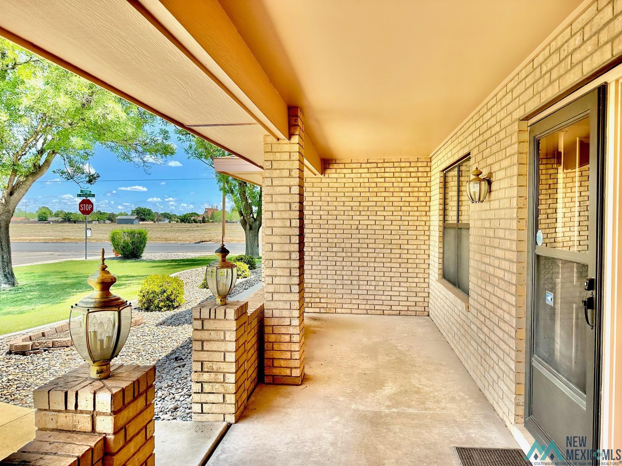 12 Stephens Circle, Roswell, Texas image 2