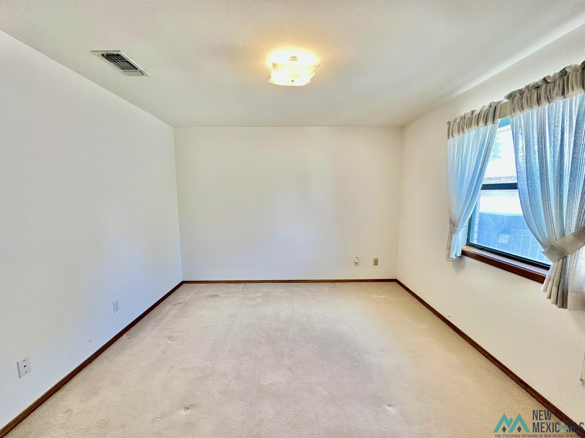 12 Stephens Circle, Roswell, Texas image 8