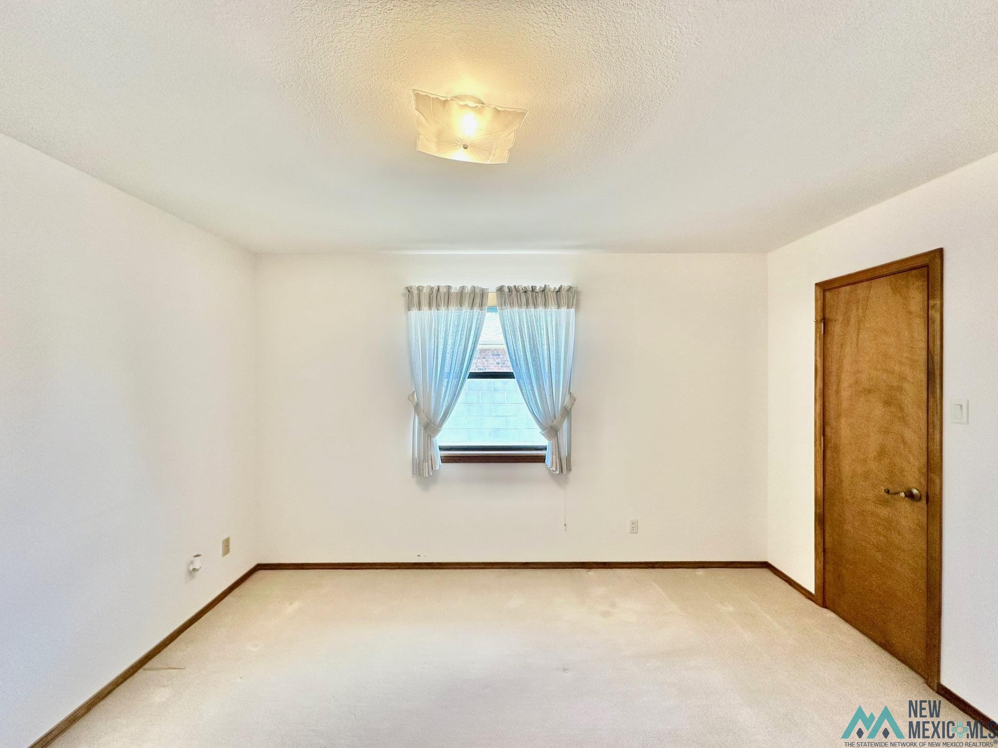 12 Stephens Circle, Roswell, Texas image 7
