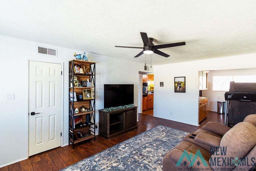 1313 W Thomas Street, Carlsbad, New Mexico image 3