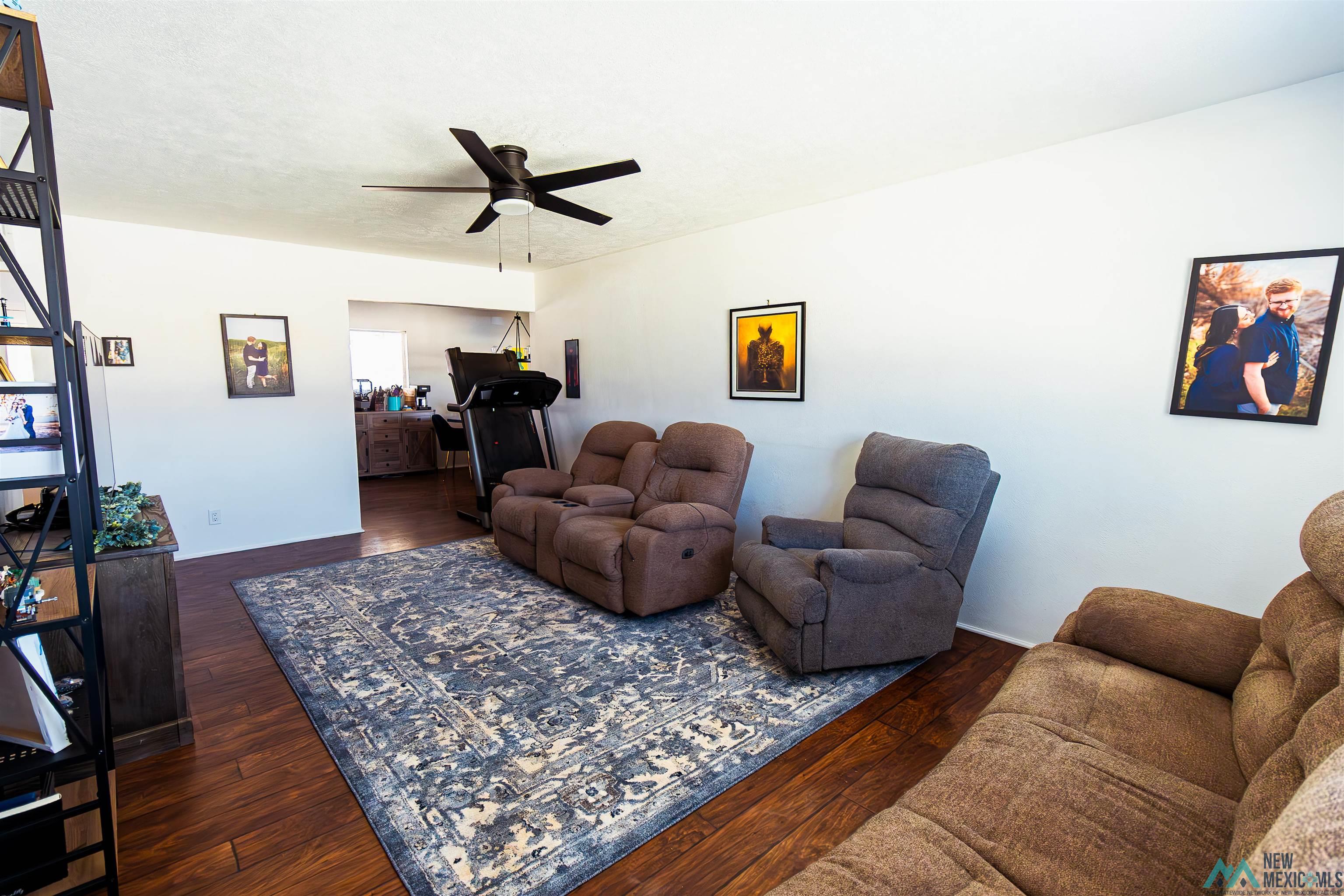 1313 W Thomas Street, Carlsbad, New Mexico image 2