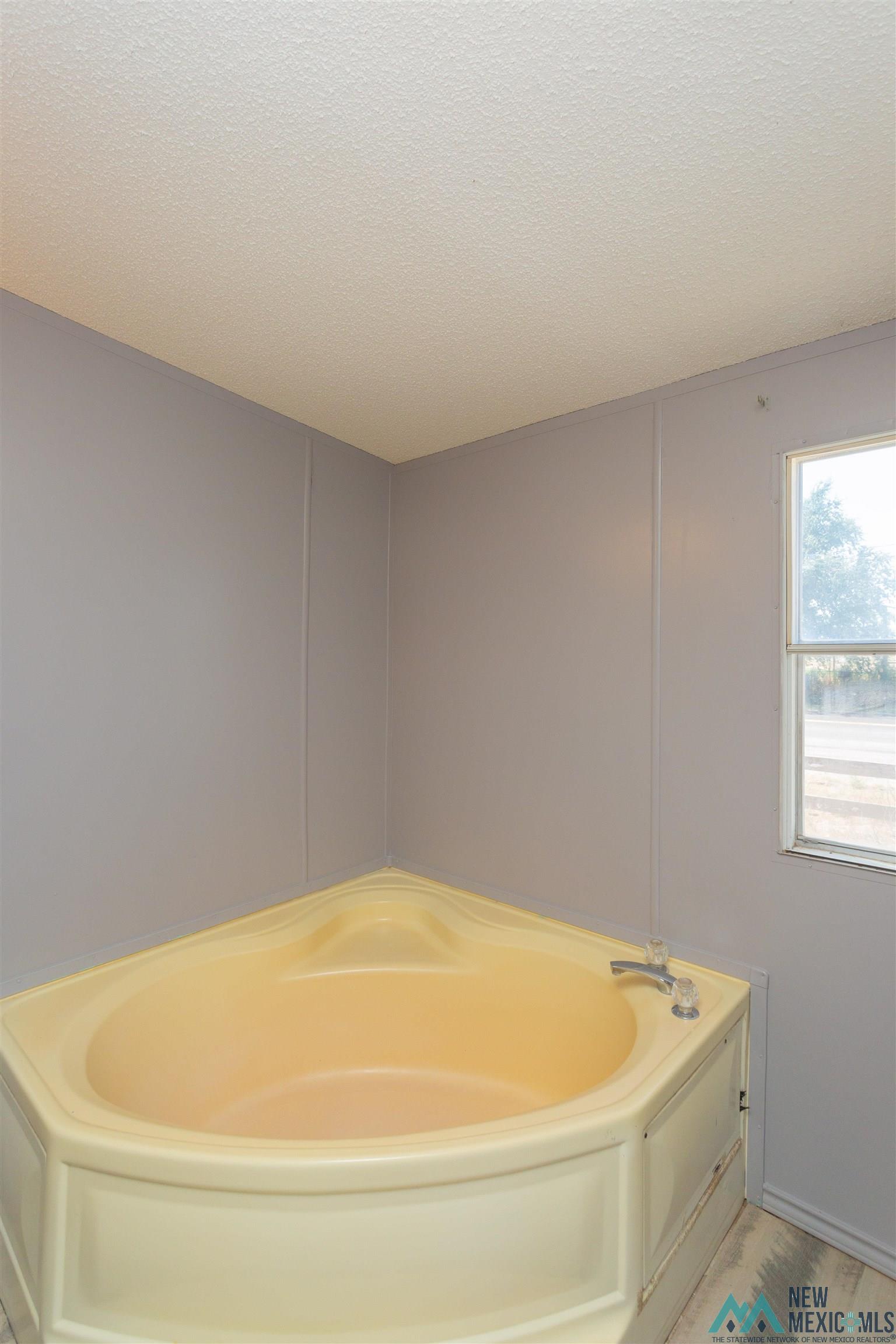 Artesia, New Mexico 88210, United States, 4 Bedrooms Bedrooms, ,3 BathroomsBathrooms,Residential,Active,210144