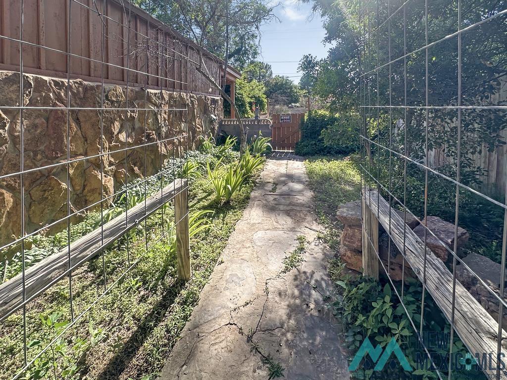 1017 N Alameda Street, Carlsbad, Texas image 22