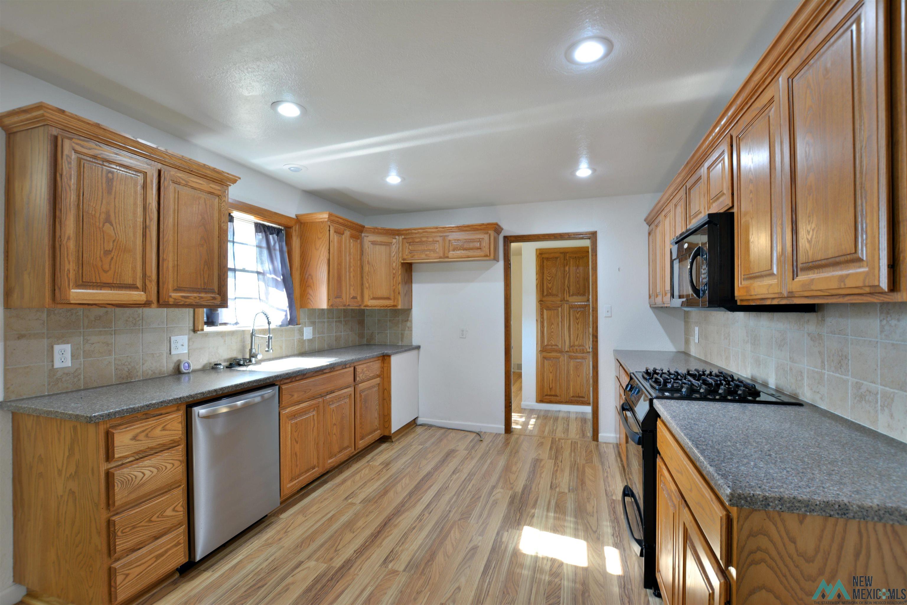 1305 Huntington Way, Clovis, New Mexico image 2