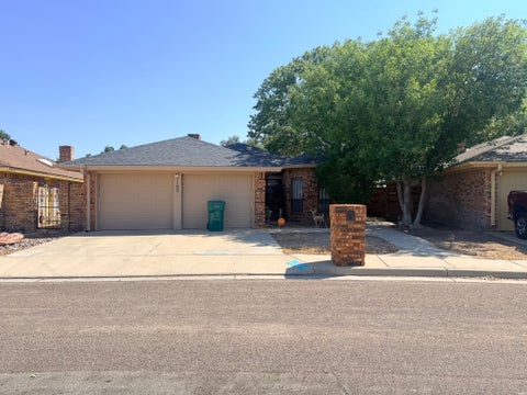 Homes For Sale - 1105 Mesa Verde Dr<br/> Lea County, Hobbs, NM 88240