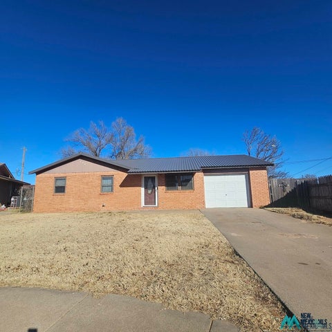 Homes For Sale - 129 Tucker Cir<br/> Clovis, NM 88101