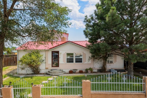 Mobile Home For Sale - 313 Sagebrush Ln<br/> Raton, NM 87740