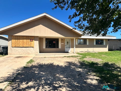Homes For Sale - 2713 Emerald Dr<br/> Roswell, NM 88203