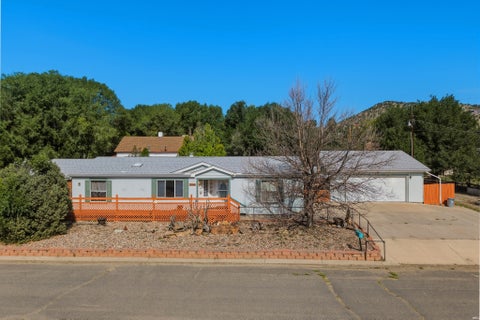 Mobile Home For Sale - 1344 South 3rd St<br/> Raton, NM 87740