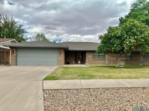 Homes For Sale - 811 Monterrey Dr<br/> Chaves County, Roswell, NM 88201