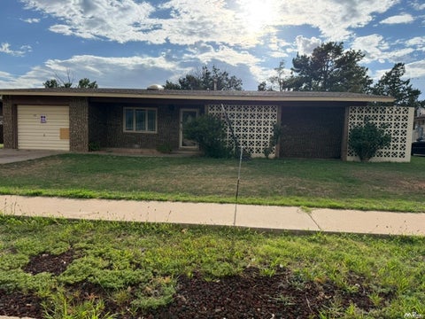 Homes For Sale - 1212 W Yucca Ave<br/> Curry County, Clovis, NM 88101