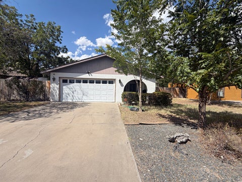 Homes For Sale - 837 Agate Rd<br/> Roswell, NM 88201