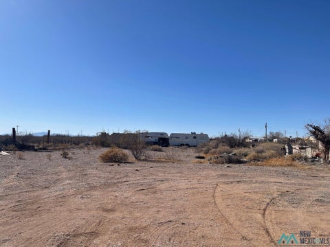 Mobile Home For Sale - 744 S Wisconsin St St<br/> Luna County, Columbus, NM 88029