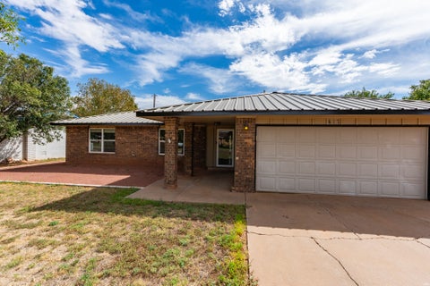 Homes For Sale - 417 La Salle Dr<br/> Clovis, NM 88101