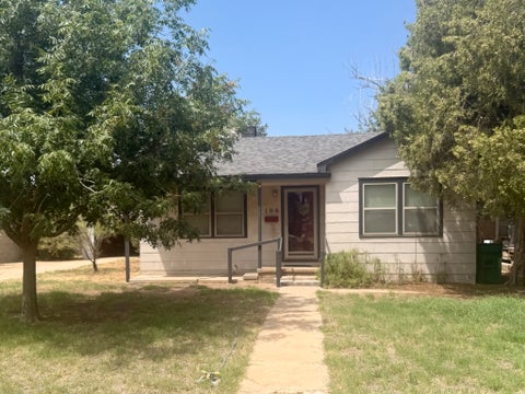 Homes For Sale - 106 W Permian Dr<br/> Hobbs, NM 88240