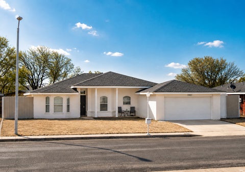 Homes For Sale - 1521 W Camino Del Arco<br/> Lea County, Hobbs, NM 88240