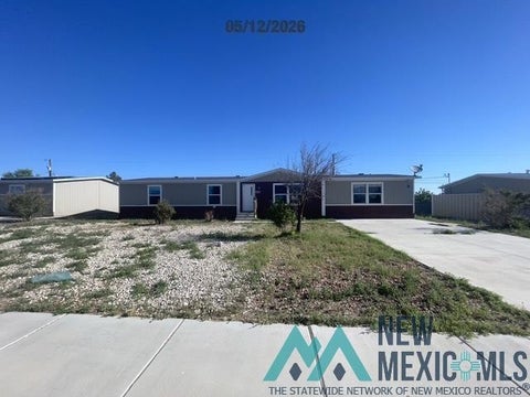 Mobile Home For Sale - 916 Butternut St<br/> Carlsbad, NM 88220