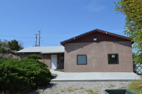 Homes For Sale - 305 Donna Jean Dr<br/> Mckinley County, Gallup, NM 87301