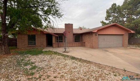 Homes For Sale - 713 La Fonda Dr<br/> Chaves County, Roswell, NM 88201