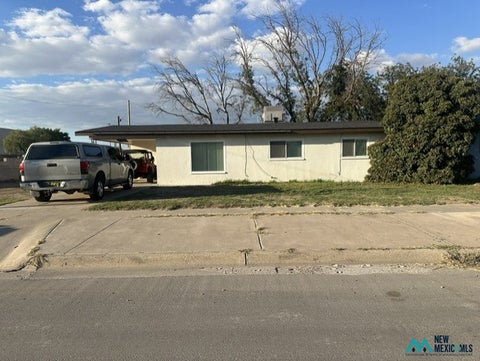 Homes For Sale - 1506 Howard St<br/> Carlsbad, NM 88220