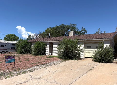Homes For Sale - 1216 Estancia Ave<br/> Grants, NM 87020