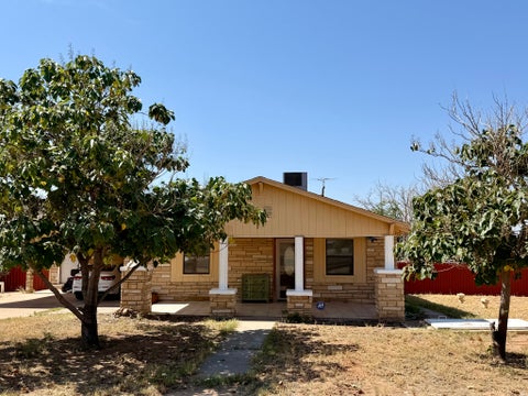 Homes For Sale - 209 W Roosevelt Ave<br/> Lea County, Jal, NM 88252