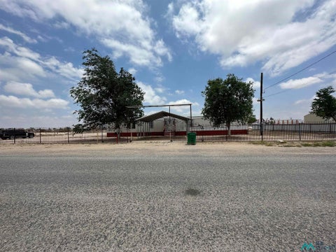 Mobile Home For Sale - 322 S Continental St<br/> Hobbs, NM 88240