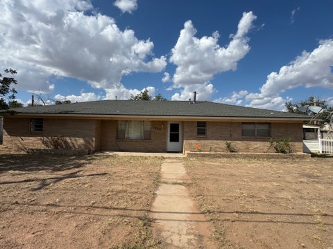 Homes For Sale - 1230 E Snyder St<br/> Hobbs, NM 88240