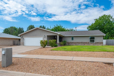 Homes For Sale - 604 Canoncito Dr<br/> Roswell, NM 88201