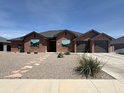 Homes For Sale - 1005 Leslie Ln<br/> Roswell, NM 88201