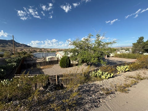 Mobile Home For Sale - 1065 E 4th Ave<br/> Sierra County, Truth Or Consequences, NM 87901