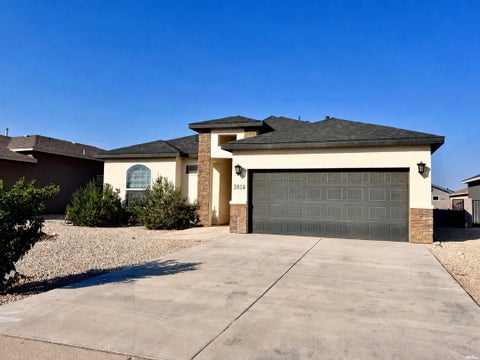Homes For Sale - 3814 Honeysuckle Dr<br/> Eddy County, Carlsbad, NM 88220