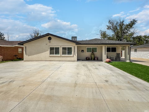 Homes For Sale - 400 W Rojo Dr<br/> Hobbs, NM 88240