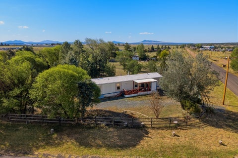 Mobile Home For Sale - 401 Stone St<br/> Raton, NM 87740