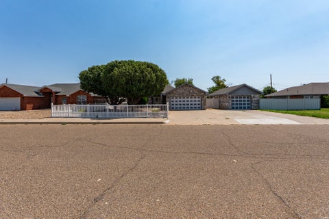 Homes For Sale - 1925 Franklin Dr<br/> Curry County, Clovis, NM 88101