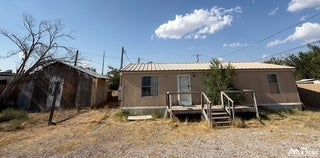 Mobile Home For Sale - 201 E Avenue A<br/> Artesia, NM 88210