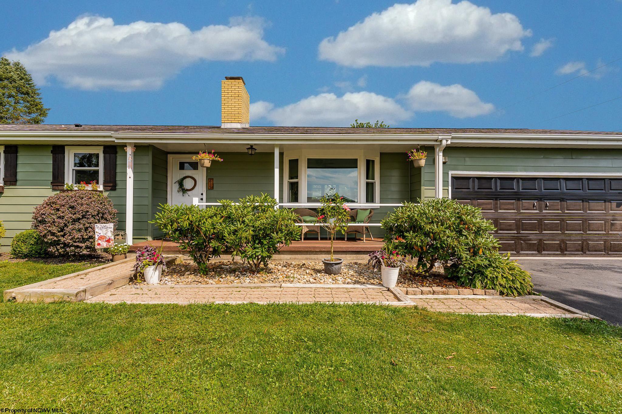 Oakland, Maryland 21550, United States, 3 Bedrooms Bedrooms, ,1 BathroomBathrooms,Residential,Contingent,196209