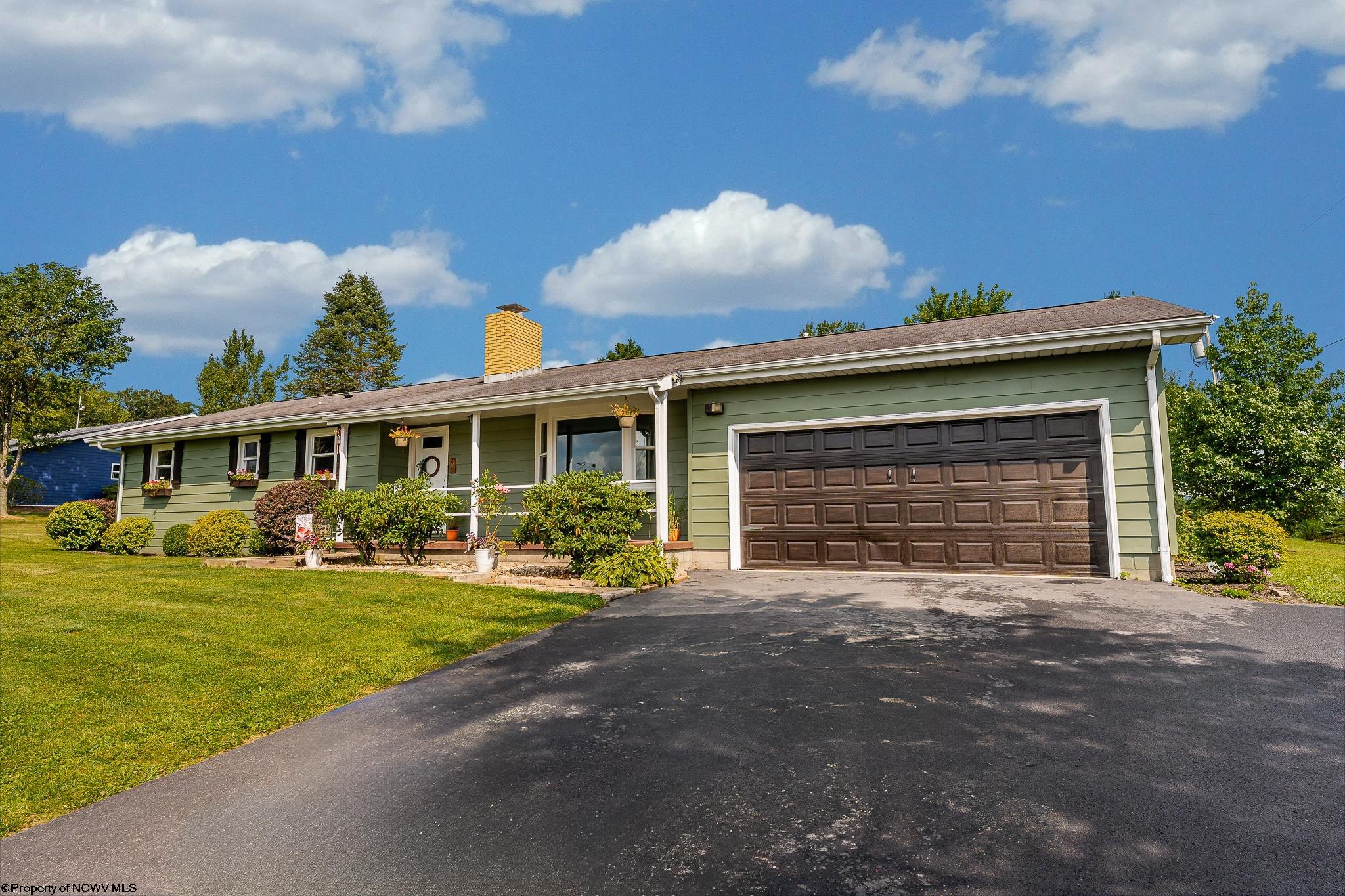 Oakland, Maryland 21550, United States, 3 Bedrooms Bedrooms, ,1 BathroomBathrooms,Residential,Contingent,196209