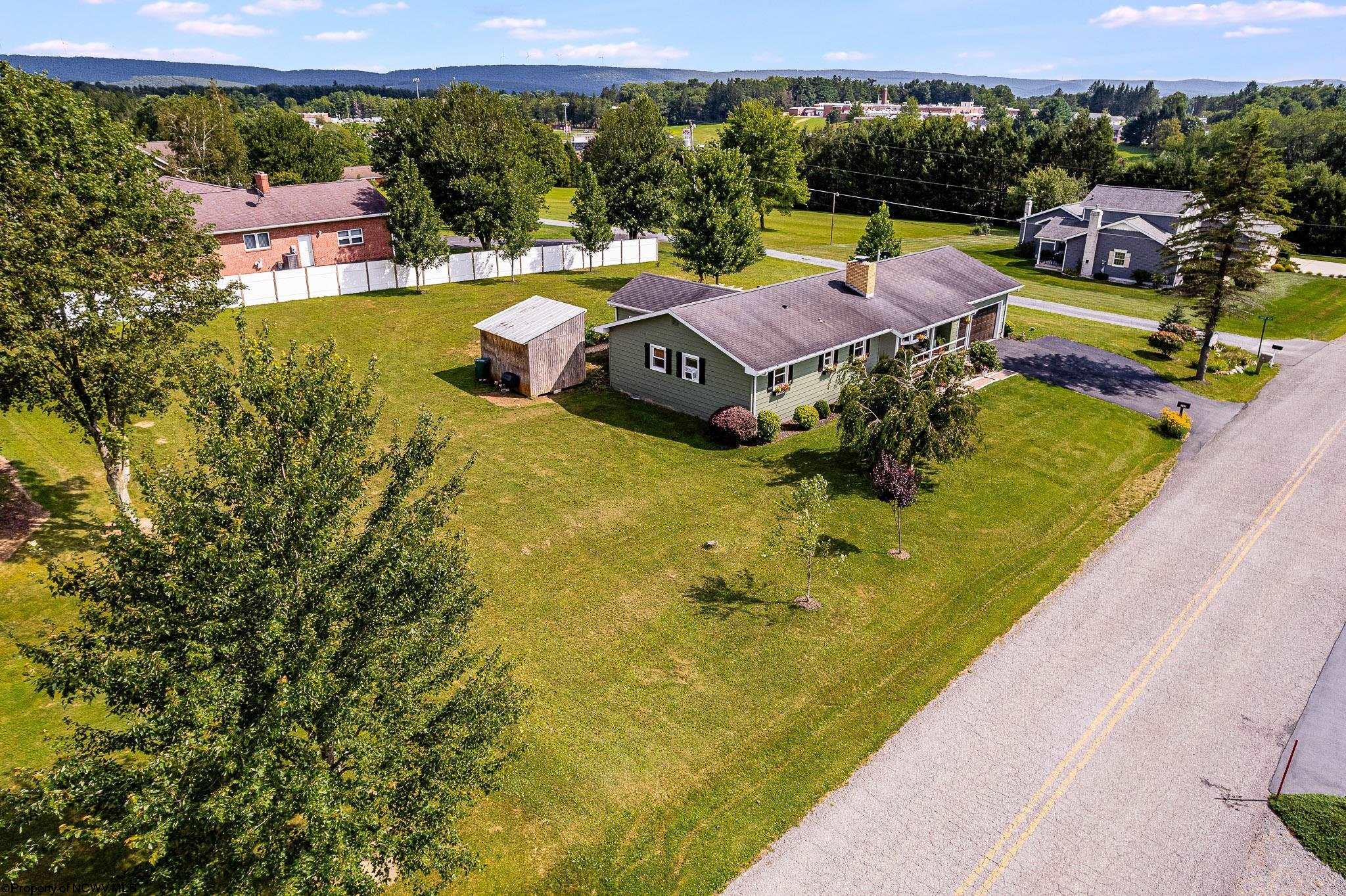 Oakland, Maryland 21550, United States, 3 Bedrooms Bedrooms, ,1 BathroomBathrooms,Residential,Contingent,196209