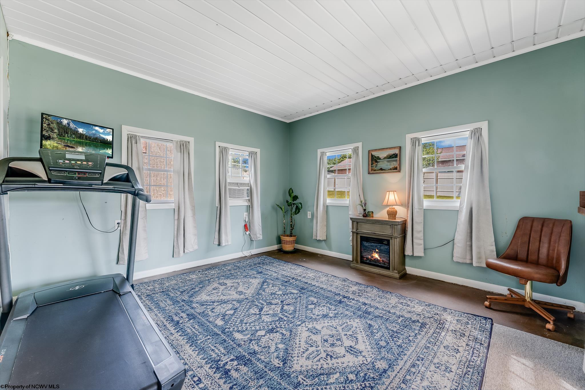 Oakland, Maryland 21550, United States, 3 Bedrooms Bedrooms, ,1 BathroomBathrooms,Residential,Contingent,196209