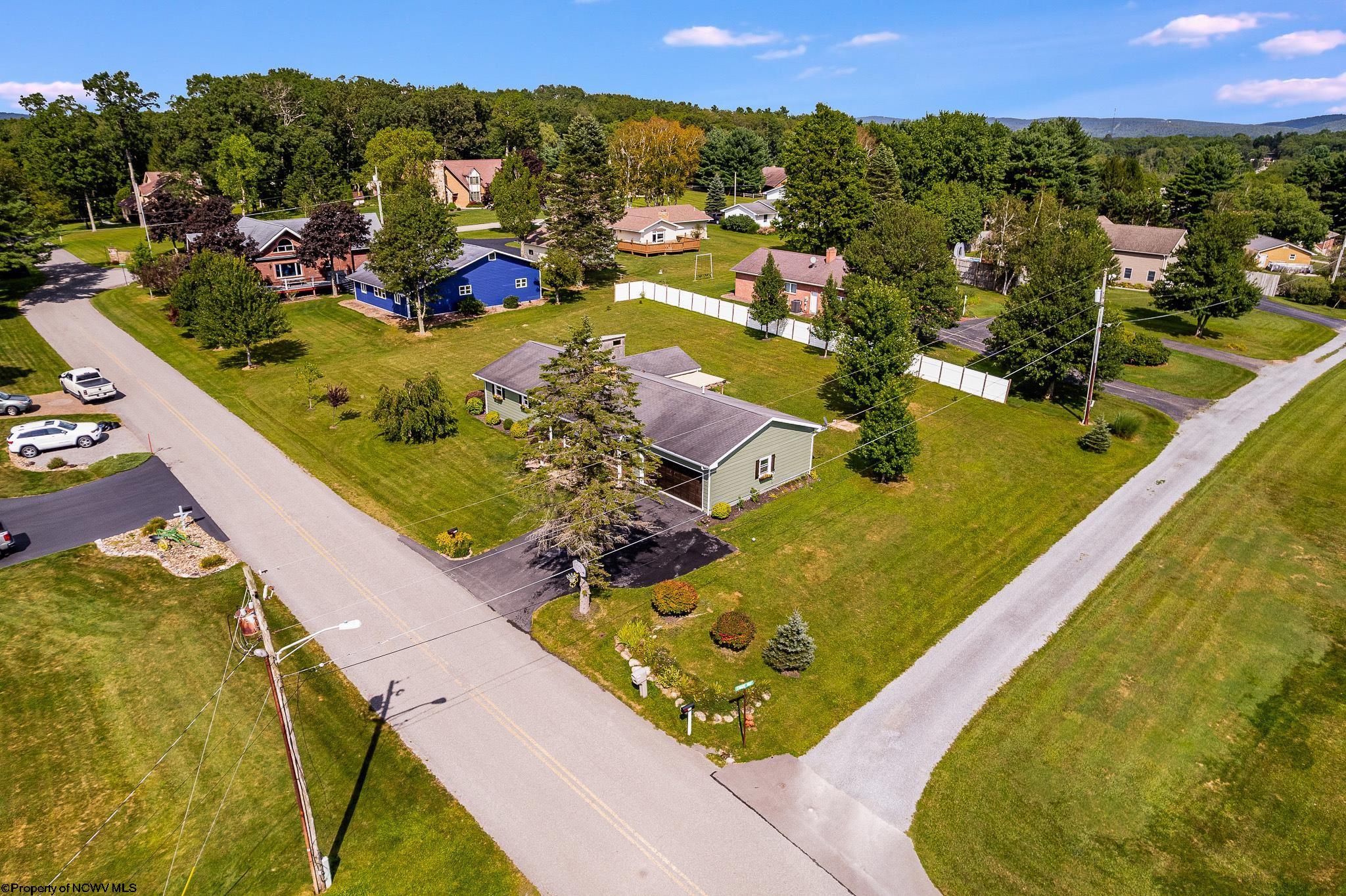 Oakland, Maryland 21550, United States, 3 Bedrooms Bedrooms, ,1 BathroomBathrooms,Residential,Contingent,196209