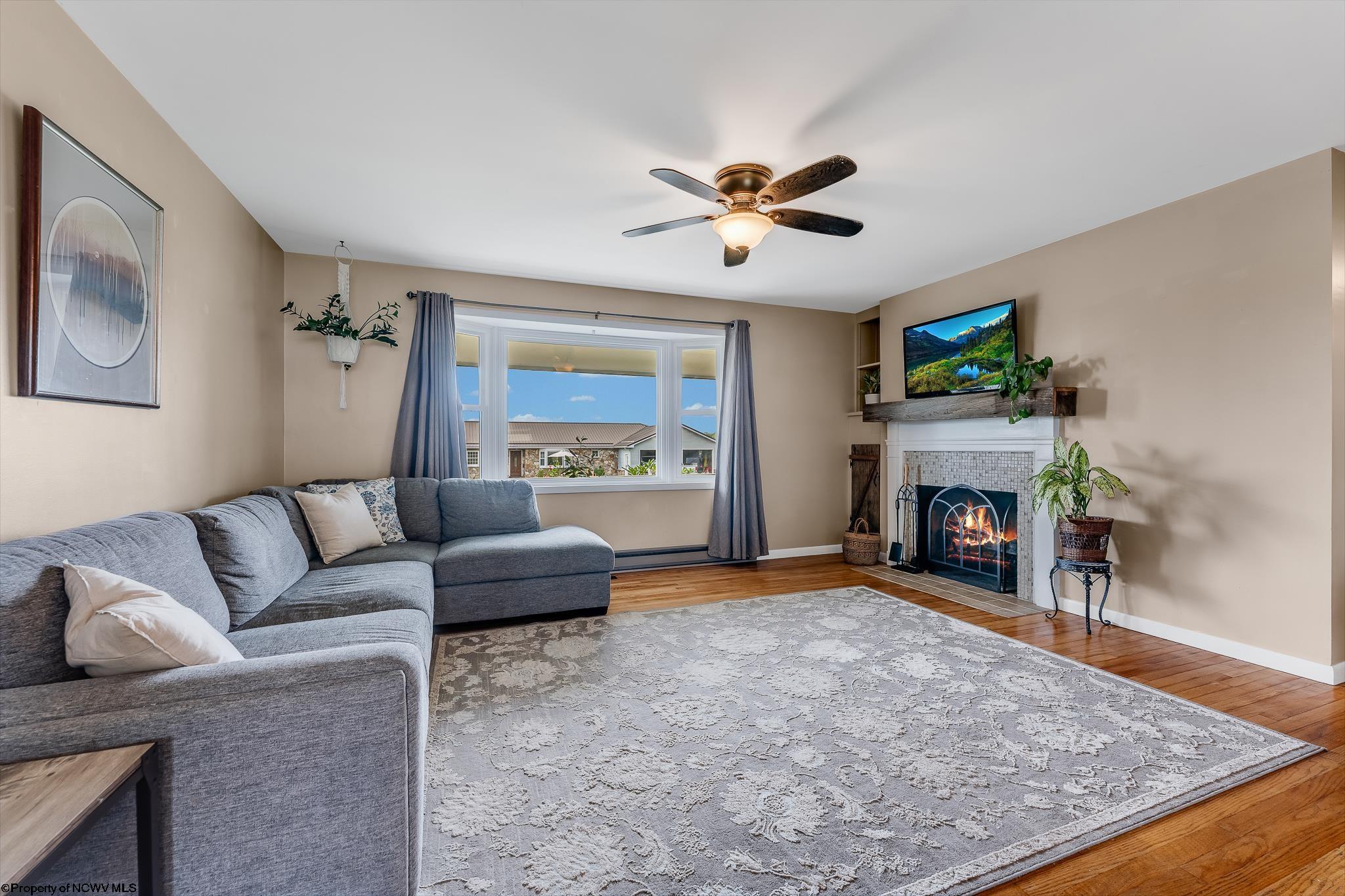 Oakland, Maryland 21550, United States, 3 Bedrooms Bedrooms, ,1 BathroomBathrooms,Residential,Contingent,196209