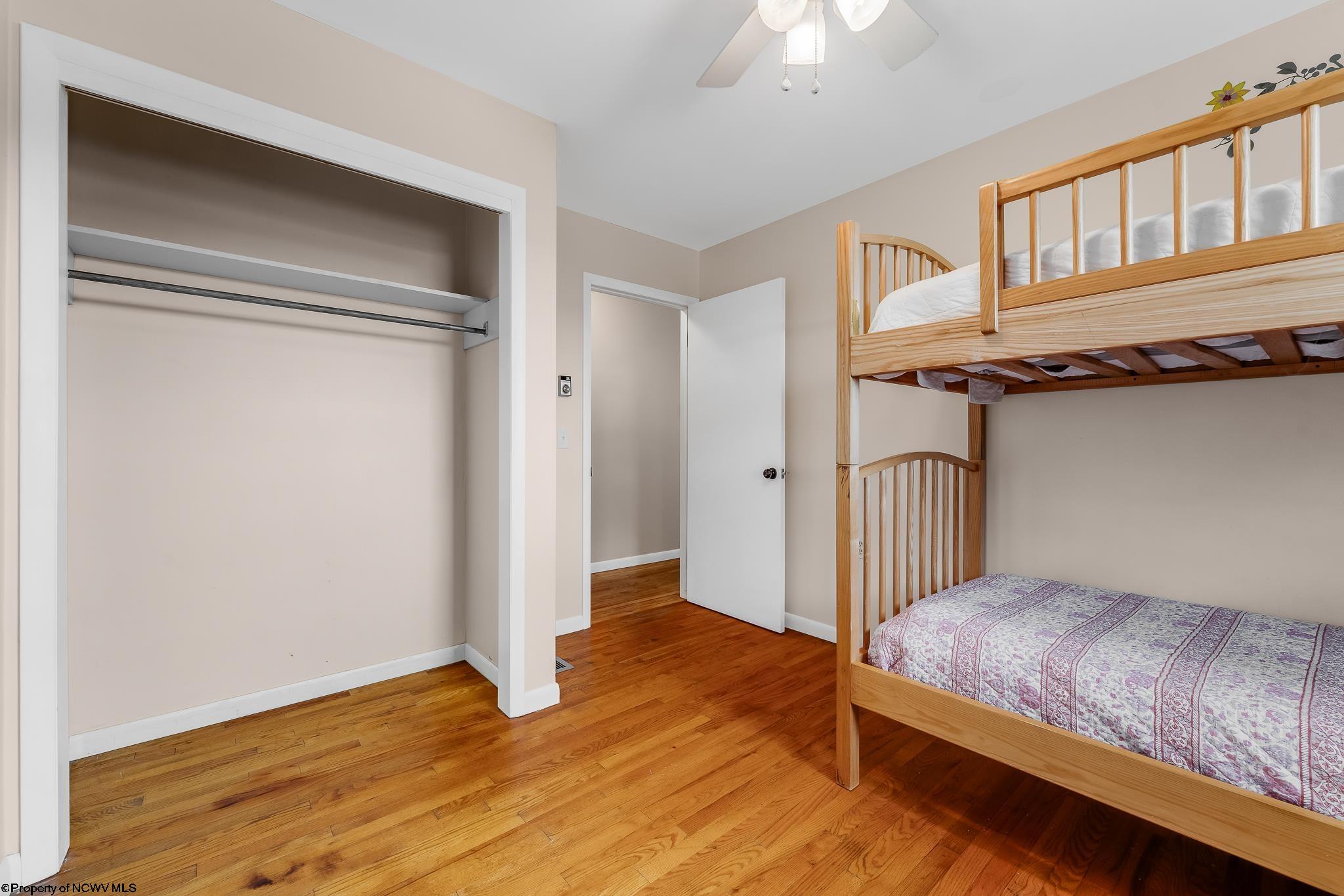 Oakland, Maryland 21550, United States, 3 Bedrooms Bedrooms, ,1 BathroomBathrooms,Residential,Contingent,196209